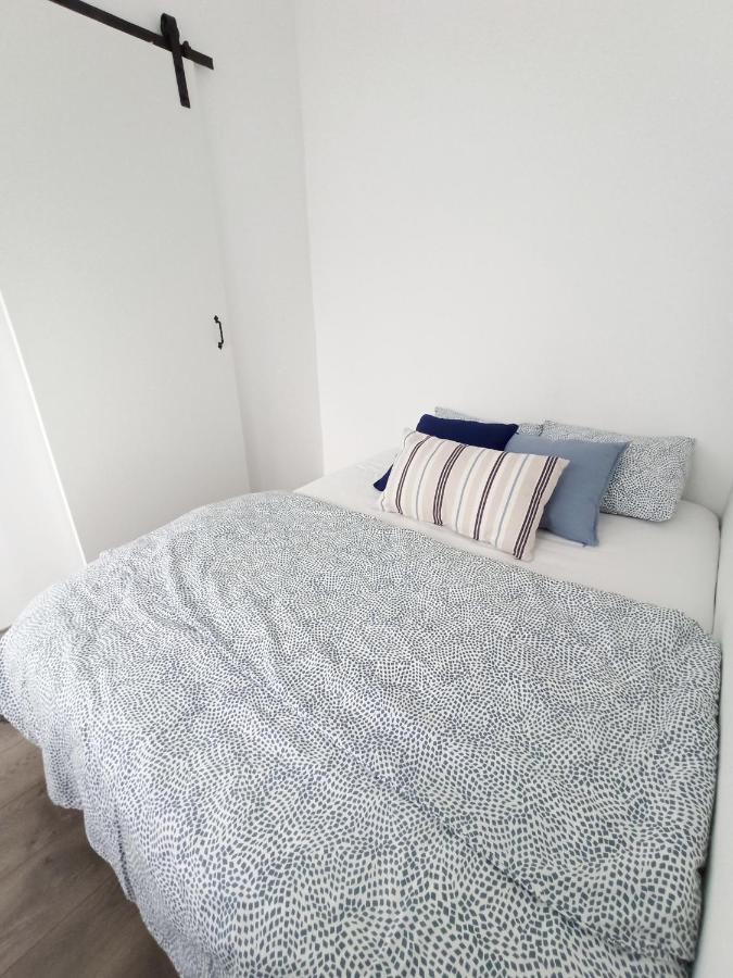 Feel Danube Apartment Zemun Exterior foto